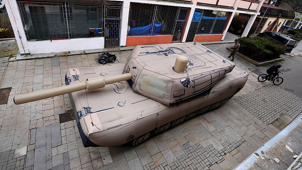 Is Ukraine tricking Russia on the battlefield with inflatable decoy tanks and weapons?