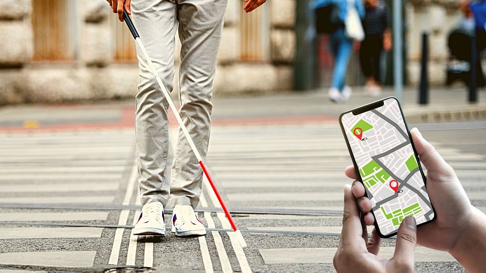 This app uses AR, ‘3D sound’ and a camera to guide blind people around big cities